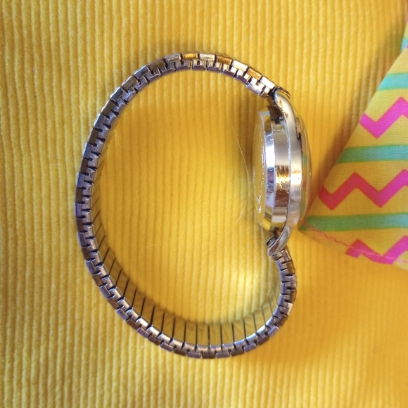 Vintage Swiss Made Barbie Ponytail Watch - Picture 5 of 11